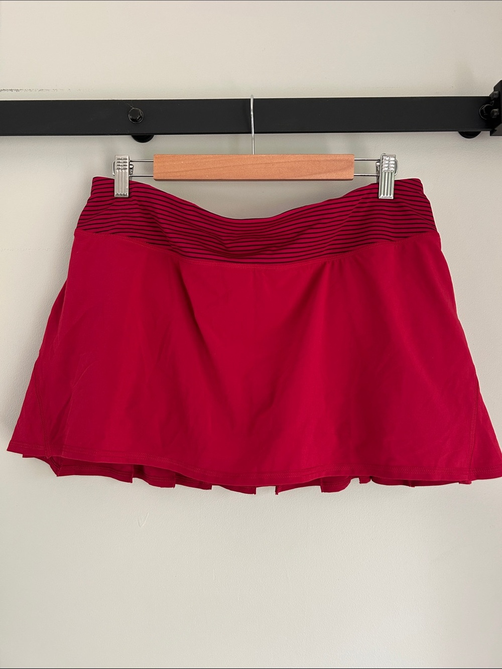 Lululemon Pace Setter Pleated Skirt Regular Rare Size 10 - Picture 2 of 4